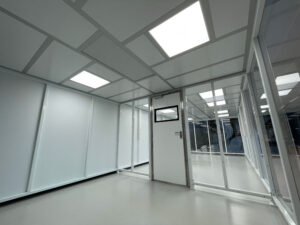 ProCleanroom-Hardwall-cleanroom-Applikon